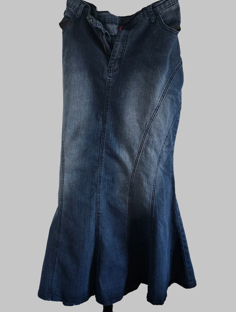 Be Girl Dark Blue Women's Denim Skirt mermaid-style silhouette with a flared hem